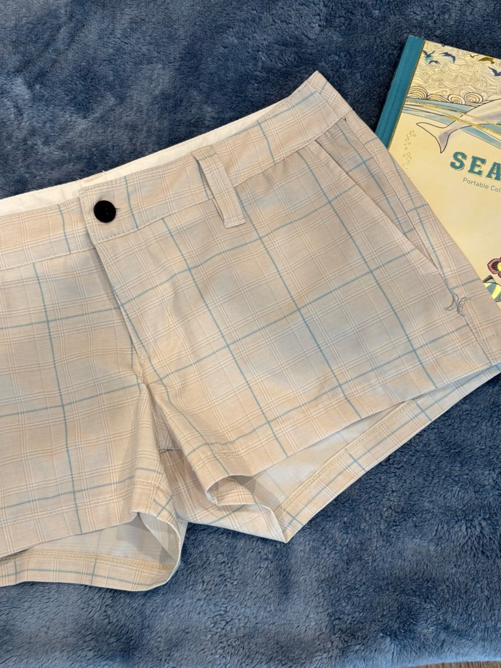 Hurley Light Beige Plaid High-Waist Women’s Shorts with Light Blue Windowpane